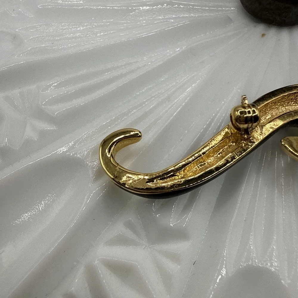 Vintage Brooch Gold Tone & Black Enamel LIZARD Rhinestones Green‎ Eyes Glam Pin